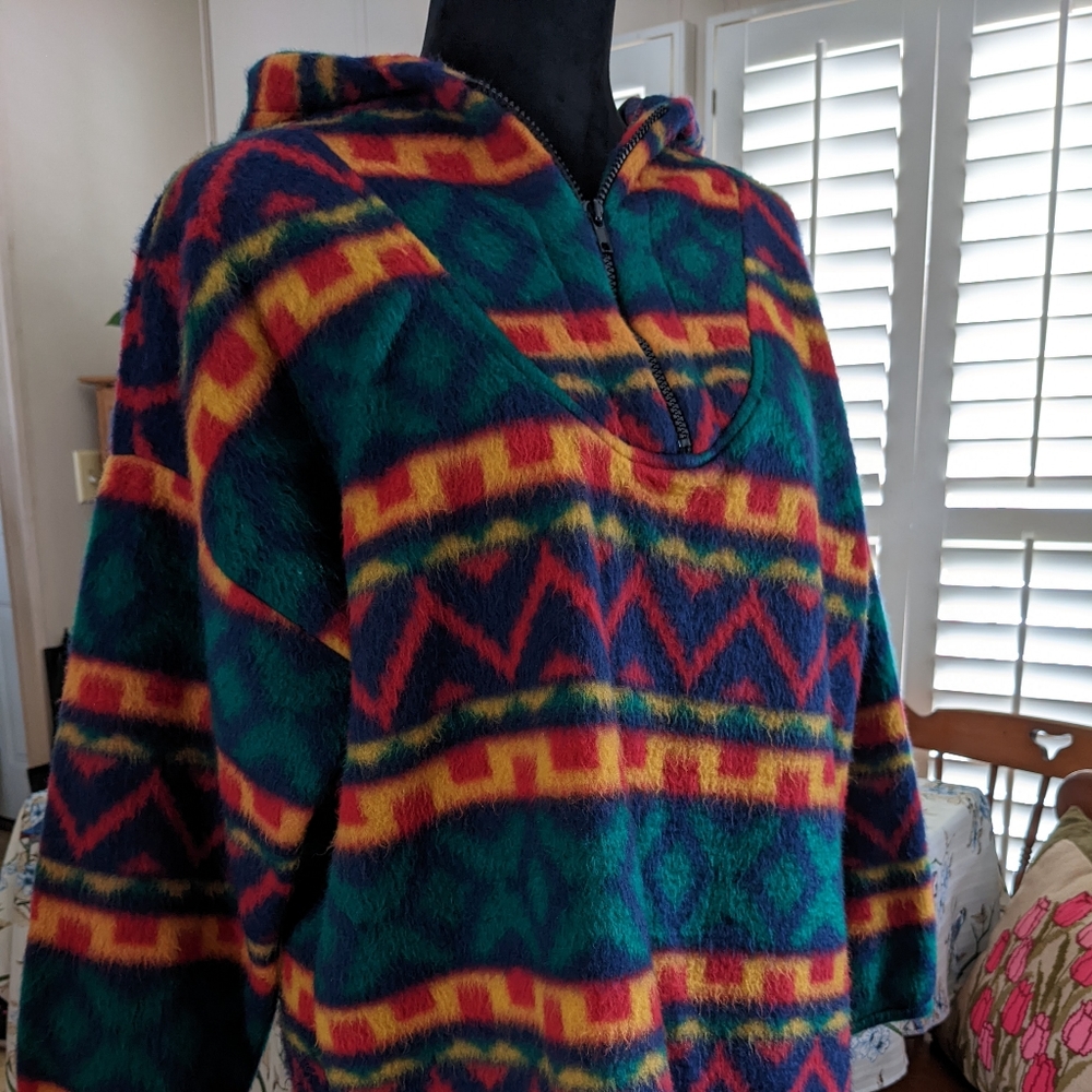 VTG Pullover with Hood